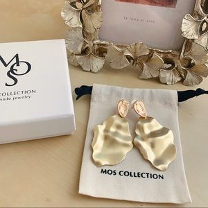 Gold earrings minimalist earrings by MOS